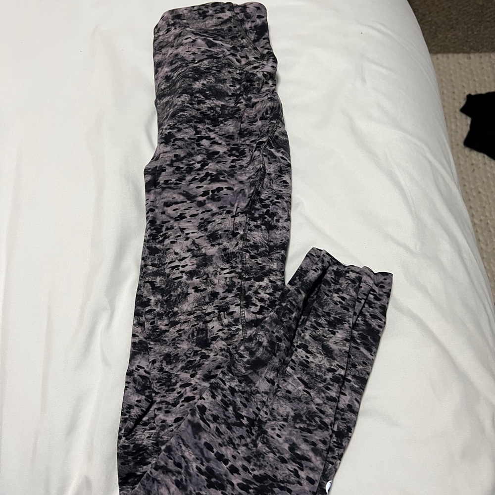 Lululemon base pace legging 25”